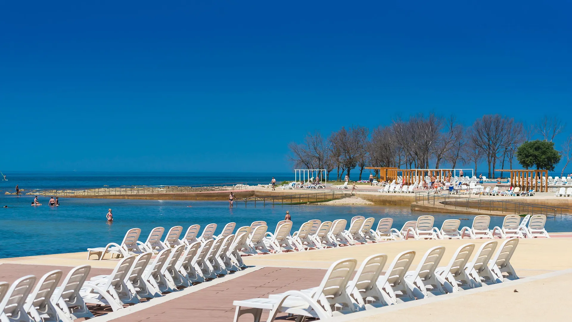 Apartments Katoro Plava Laguna